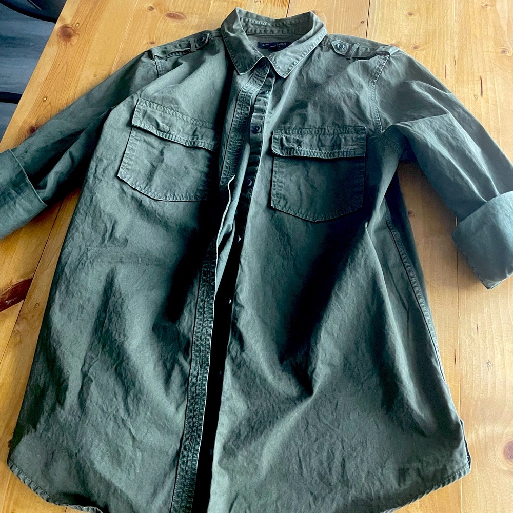 Women’s banana republic large shirt